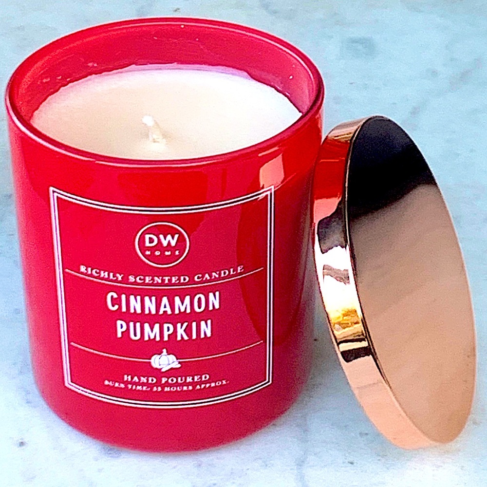 DW HOME CANDLE CINNAMON PUMPKIN RICHLY SCENTED NEW